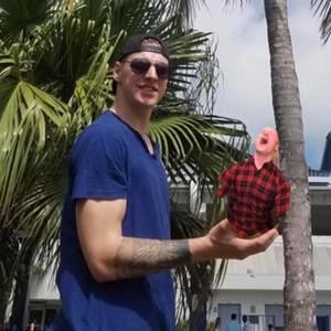 Meet your Posher, Xavier